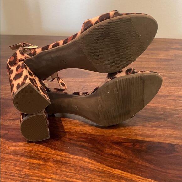 Old Navy Ankle Strap Block Heel Open
Toe Sandals Size 10 - Picture 8 of 12